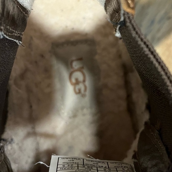 ❣️UGG – 7.5 – Brown Chelsea Boots - Picture 3 of 11